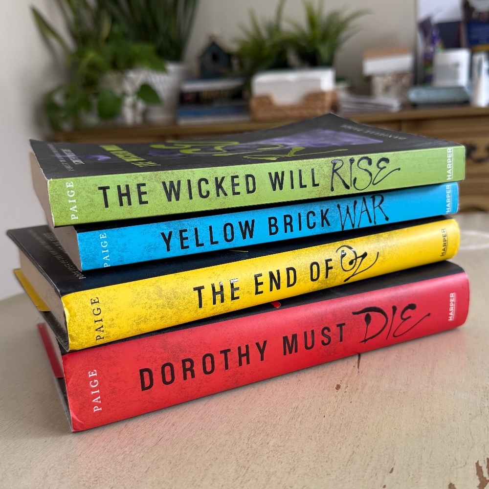 [SOLD] Dorothy Must Die series by Danielle Paige YA books